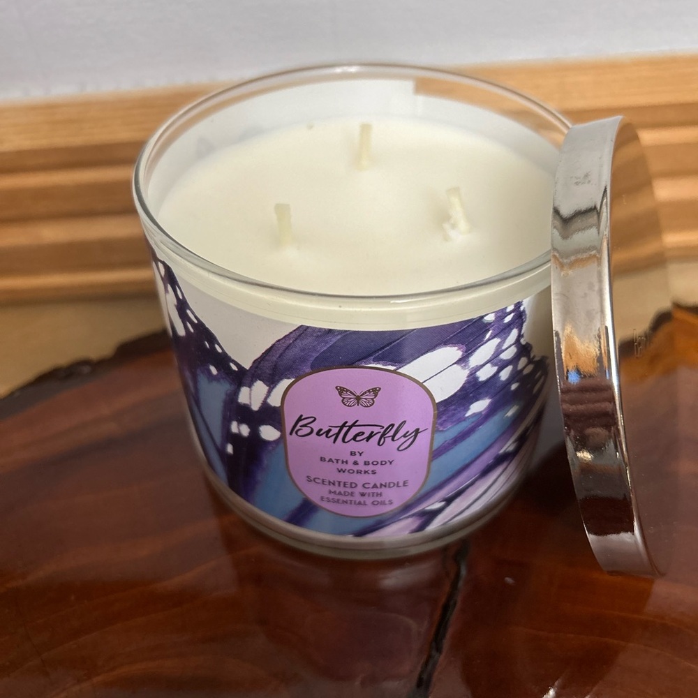 Candle 🦋 - Picture 3 of 5